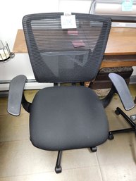 254 -ADJUSTABLE OFFICE CHAIR