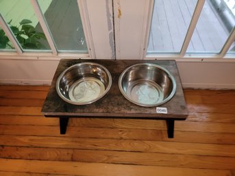 049 - DOG BOWL WITH STAND