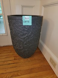 050 - CERAMIC PLANTER