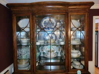 054 - BEAUTIFUL HUTCH