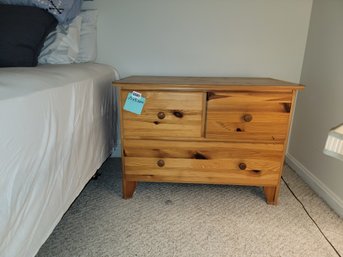 081 - NIGHTSTAND