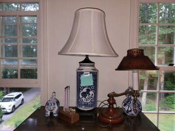 083 - LAMP AND OTHER DECORATIVE ITEMS