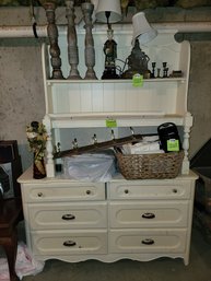 134 - DRESSER WITH HUTCH