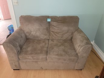 167 - LOVESEAT