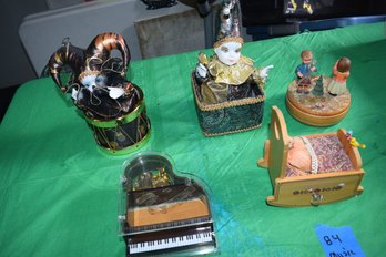 83 SET 5 MUSIC BOXES UNTESTED