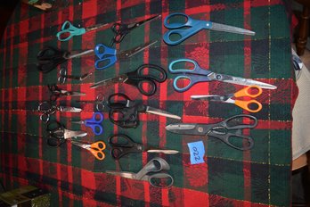 220    Scissors Lot