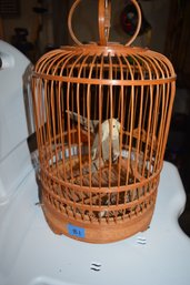 81  Wood Birdcage With 2 Birds