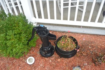 194 Garden Pump And Bucket Decor