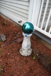 195  Ball On Pedestal Garden Decor