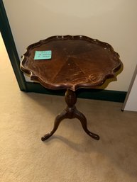 351 - SCALLOPED EDGE PEDESTAL SIDE TABLE