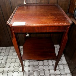 091 - VINTAGE EXTENDED SIDE TABLE