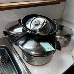 096 - LOT OF POTS AND PANS