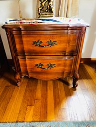 124 - END TABLE NIGHT STAND