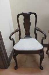 097 - NICE CHAIR