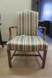 098 - NICE LARGE CHAIR