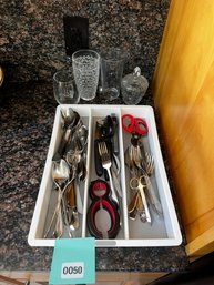 050 - KITCHEN UTENSILS AND MORE