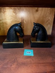 188 - TWO HORSE HEAD BOOK ENDS - HEAVY DUTY