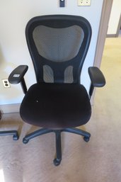 138 - OFFICE/DESK CHAIR