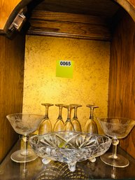 065 - GLASS CUPS AND BOWL