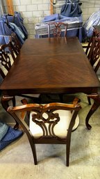 033 -GORGEOUS DINING SET TABLE 6 CHAIRS W LEAF