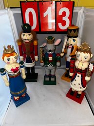 Lot 013 - NUT CRACKERS