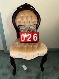 Lot 026 - TUFTED VINTAGE CHAIR