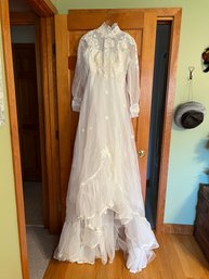 072 -  WEDDING DRESS