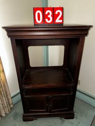 Lot 032 - WOODEN TV STAND
