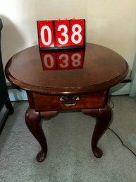 Lot 038 - BROYHILL SIDE TABLE