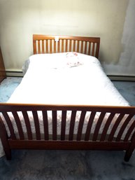 Lot 082- FULL SIZE BED