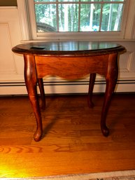 015 - ROUND SIDE TABLE