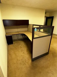 051 - Cubical With Desk