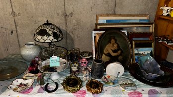 111 - TABLE FULL OF DECORATIVE ITEMS