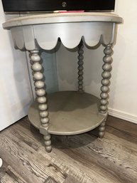 019 - ROUND ACCENT TABLE