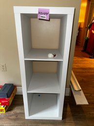 031 - CUBBIE SHELF