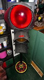 087 -  STOP LIGHT ON STAND