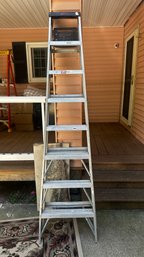 268 - FOLDING LADDER