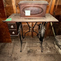 060 -TRUNDLE SEWING TABLE (NO MACHINE) - (Attic)
