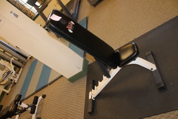 304 ~  YORK ADJUSTABLE WEIGHT BENCH WITH MATT