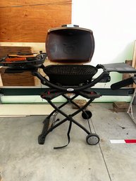 014 - POP UP FOLDING PROPANE GRILL WITH TOOLS