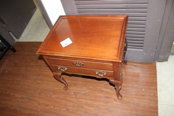 402 ~ SIDE ACCENT TABLE