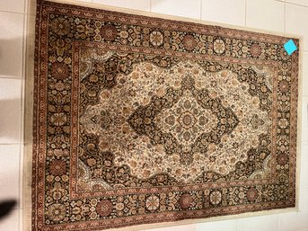 220 - AREA RUG