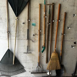 040 - OUTDOOR LAWN TOOLS