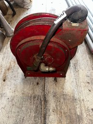 057 - PNEUMATIC HOSE ON REEL