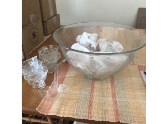 Indian Glass Pebble Leaf Punch Bowl With Cups And Ladle