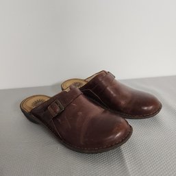 Ugg Leather Clogs Size 9