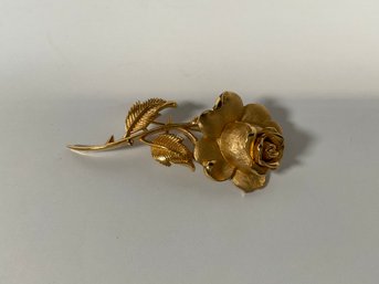 Trifari - Gold Rose Pendant/brooch