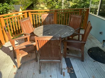 Outdoor Wood Table & 6 Chairs - 48' Round Table