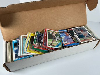 Box Lot 600 Baseball Cards - 80's-2000's (Lot 34)