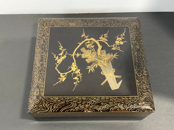 Meiji Period Black Lacquer Box With Gilt Gold - (DM)